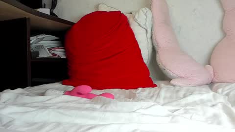 Mia online show from December 20, 10:43 pm
