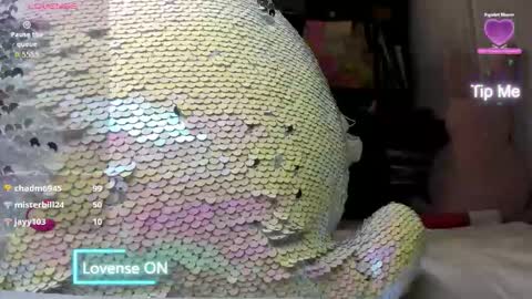 Mia online show from March 15, 8:37 pm