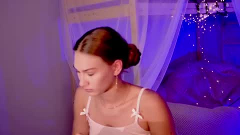 Snapshot of sweety_emilya chatting on July 15, 5:45 am Emily online show from July 15, 5:45 am