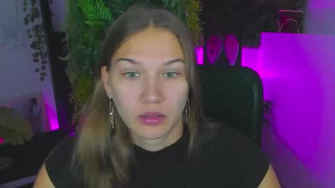 Snapshot of sweety_emilya chatting on July 21, 6:38 am Emily online show from July 21, 6:38 am