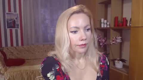 Snapshot of sweety_friend chatting on November 18, 1:26 pm Sweety friend online show from November 18, 1:26 pm