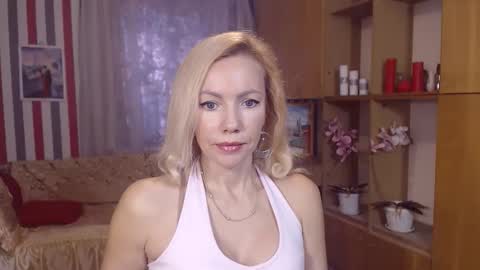 Snapshot of sweety_friend chatting on November 19, 10:48 am Sweety friend online show from November 19, 10:48 am