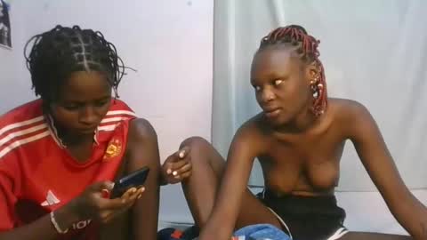 Snapshot of sweety_petite chatting on December 5, 9:51 am sweety_petite online show from December 5, 9:51 am