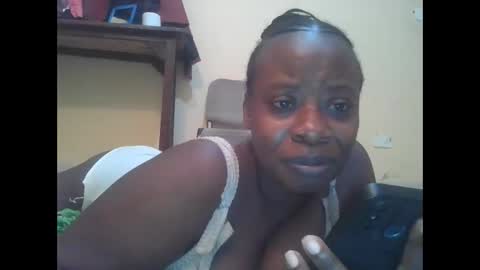 sweetyass25 online show from June 3, 2:33 pm