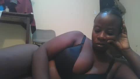 sweetyass25 online show from June 10, 3:55 pm