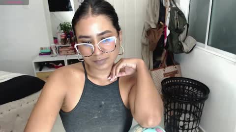 yaya online show from October 3, 12:29 am