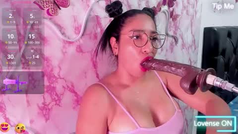 Snapshot of sweetyblowjob19 chatting on October 24, 11:28 am Lina online show from October 24, 11:28 am