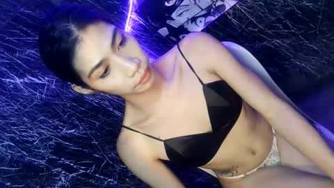 Snapshot of sweetyguyxxx1998 chatting on April 4, 9:18 am - allen online show from April 4, 9:18 am