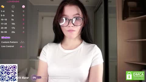 Astrid online show from October 17, 5:48 pm