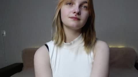 Snapshot of sweetyybay chatting on December 18, 11:49 am Stacy online show from December 18, 11:49 am