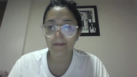 sweetyypeach online show from December 6, 3:52 am