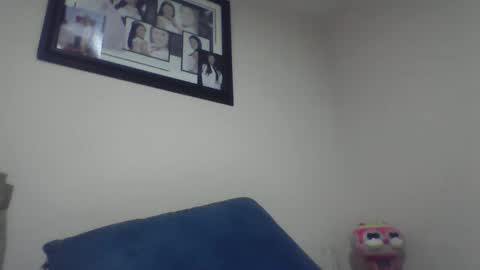 sweetyypeach online show from December 6, 6:59 am