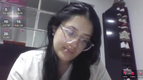 sweetyypeach online show from September 18, 3:52 am