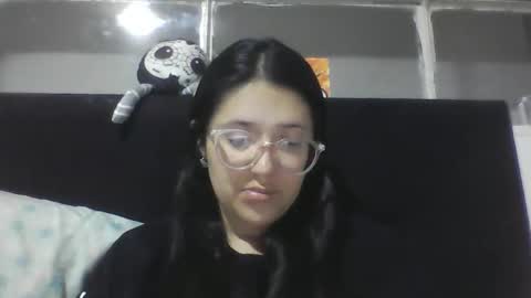 sweetyypeach online show from November 16, 3:23 am