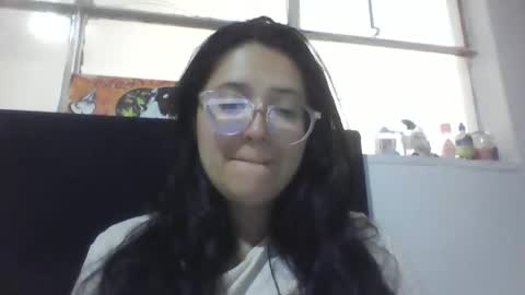 sweetyypeach online show from November 23, 12:49 pm