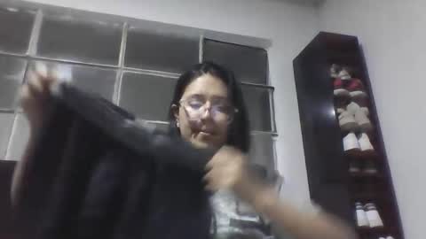 sweetyypeach online show from December 1, 2:27 am