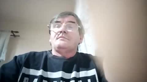 Snapshot of swergiu333 chatting on January 12, 3:50 pm Raymond online show from January 12, 3:50 pm