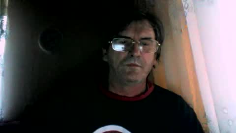 Snapshot of swergiu333 chatting on February 18, 6:09 am Raymond online show from February 18, 6:09 am