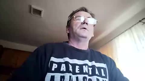 Snapshot of swergiu333 chatting on March 2, 6:36 am Raymond online show from March 2, 6:36 am