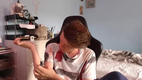 Snapshot of swetieecum chatting on April 16, 8:37 am Cat online show from April 16, 8:37 am