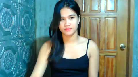 Snapshot of swettie_rhea chatting on June 24, 7:13 pm Rhea online show from June 24, 7:13 pm