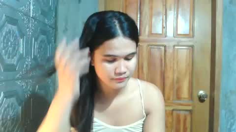 Snapshot of swettie_rhea chatting on July 5, 8:27 pm Rhea online show from July 5, 8:27 pm