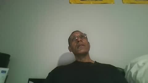 swimmerbod2495 online show from April 8, 6:02 am