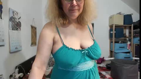 switchlorenx online show from February 4, 5:41 pm