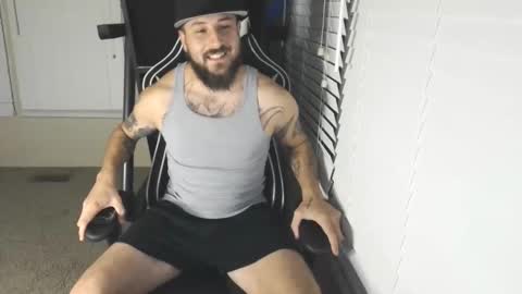 swoozy_ online show from November 5, 2:11 am