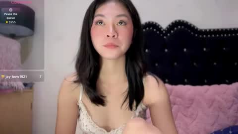 Holly online show from May 27, 2:14 pm