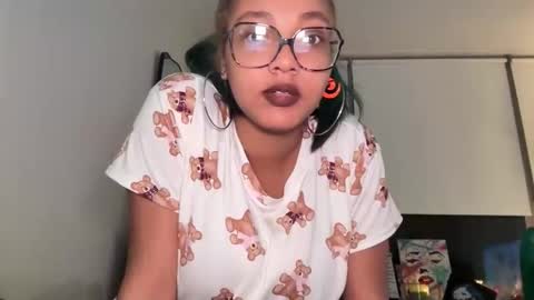 SxckADelilah online show from November 6, 5:41 am