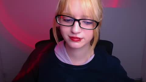 Syfer online show from November 27, 1:24 pm