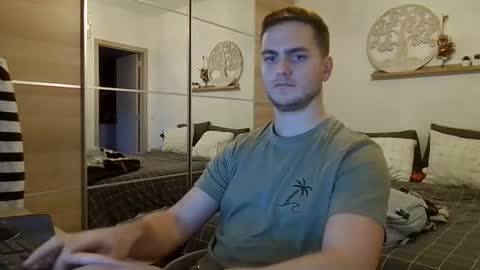 syl092 online show from December 3, 7:12 pm