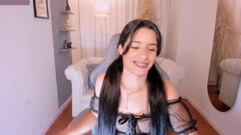 Snapshot of sylvana_cox chatting on February 21, 11:44 am sylvana online show from February 21, 11:44 am