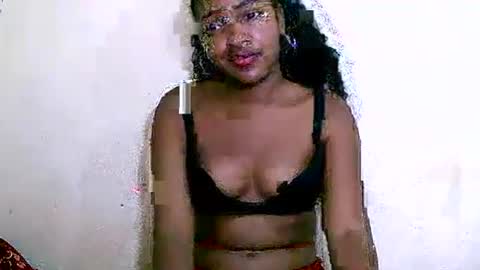 Snapshot of sylviasexy27 chatting on December 21, 3:53 pm sylviasexy27 online show from December 21, 3:53 pm