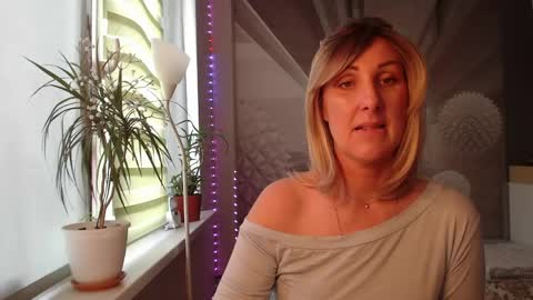 Sylvia online show from April 23, 6:58 am