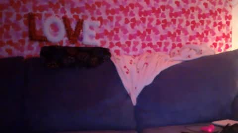 Snapshot of synfulsymone9 chatting on February 4, 11:42 pm syn online show from February 4, 11:42 pm