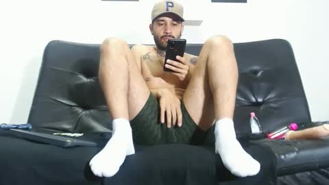 Snapshot of syylar_ chatting on December 18, 2:23 pm syylar_ online show from December 18, 2:23 pm