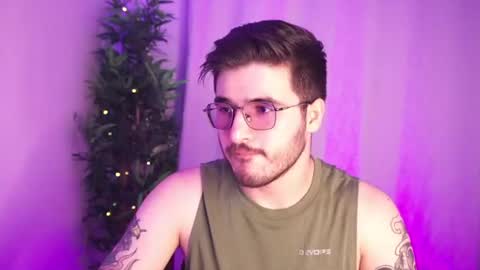 Snapshot of t0ny_wylie chatting on June 21, 8:55 pm t0ny_wylie online show from June 21, 8:55 pm