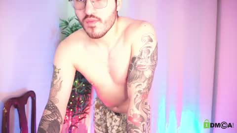 Snapshot of t0ny_wylie chatting on July 21, 10:17 am t0ny_wylie online show from July 21, 10:17 am