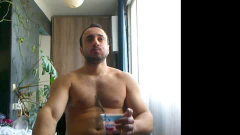 Snapshot of t_huracane chatting on February 12, 8:42 am Huracane online show from February 12, 8:42 am