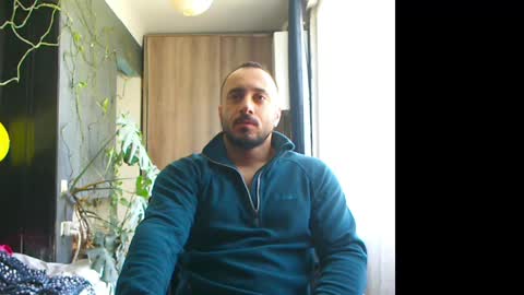 Snapshot of t_huracane chatting on April 22, 7:55 am Huracane online show from April 22, 7:55 am