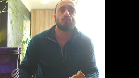 Snapshot of t_huracane chatting on May 6, 11:26 am Huracane online show from May 6, 11:26 am