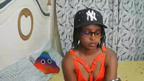 Snapshot of t_okyo chatting on February 9, 2:43 pm TOKYO online show from February 9, 2:43 pm