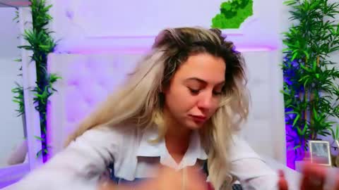 Arianna online show from November 14, 1:32 pm