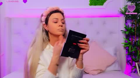 Arianna online show from February 9, 1:26 pm