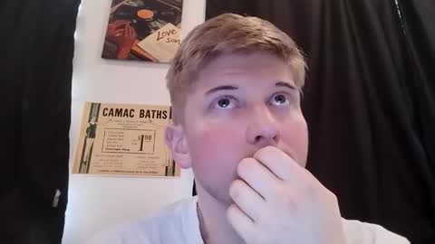 collegetwinkboi online show from January 12, 2:44 pm