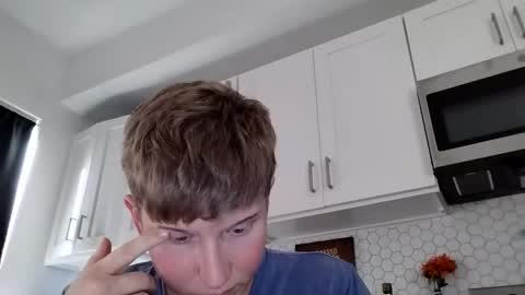 collegetwinkboi online show from February 1, 3:32 pm