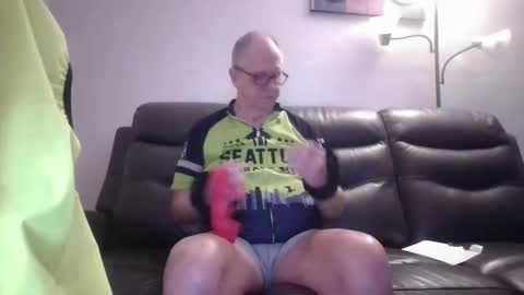 tacrunner66_ online show from February 12, 3:07 pm