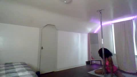 Snapshot of taephoriaa chatting on March 4, 8:37 pm Taephoriaa online show from March 4, 8:37 pm